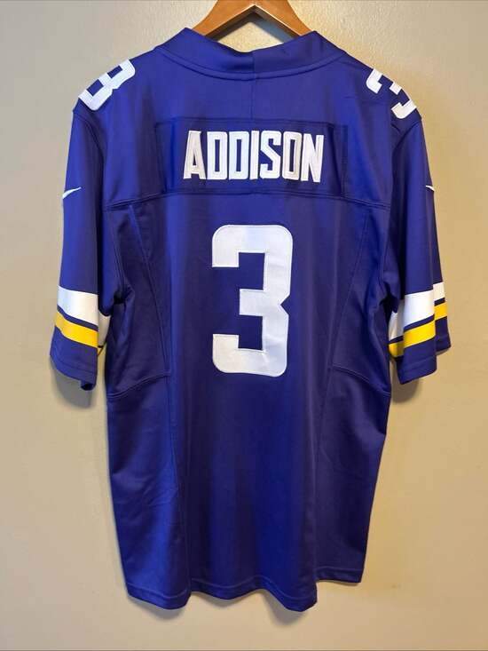 Nike - Picture 2 of 12